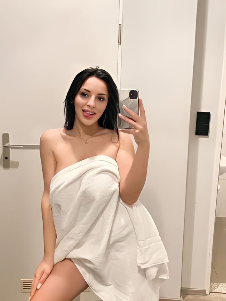 Леся привлекальеная девушка из Дзержинского цена от 5000 руб