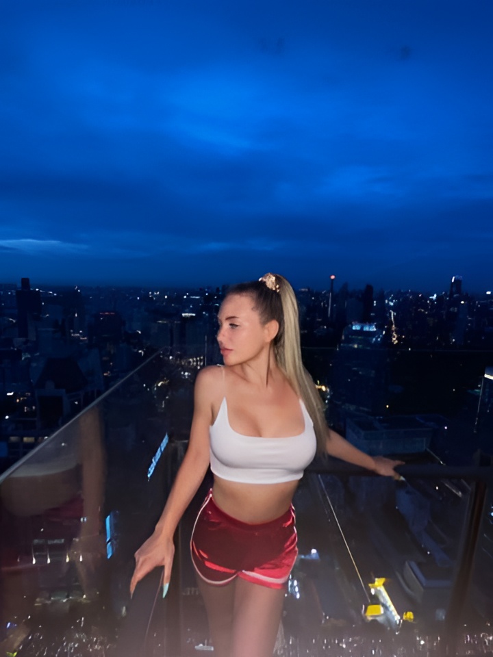 Римма привлекальеная девушка из Дзержинского цена от 10000 руб