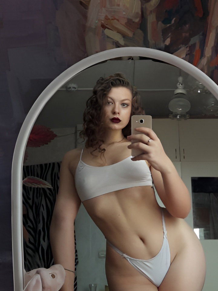 Снежана привлекальеная девушка из Дзержинского цена от 2000 руб