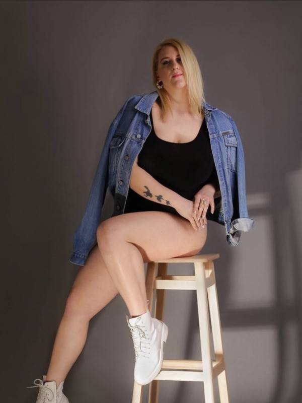 🎥 Тася привлекательная девушка из Дзержинского цена от 4000 руб